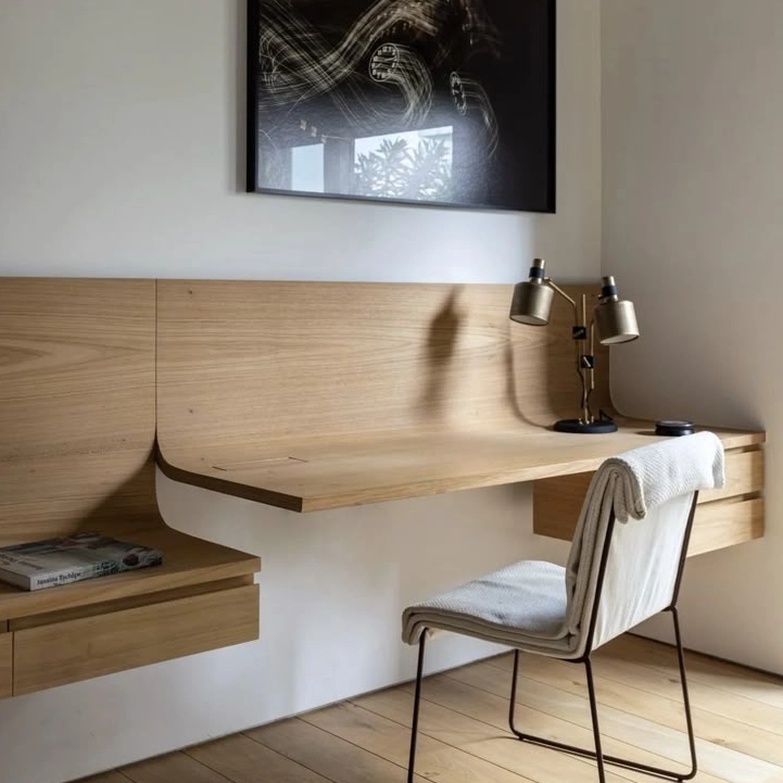 Modern houten hotelbureau met lades